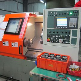 CNC 車床加工機台